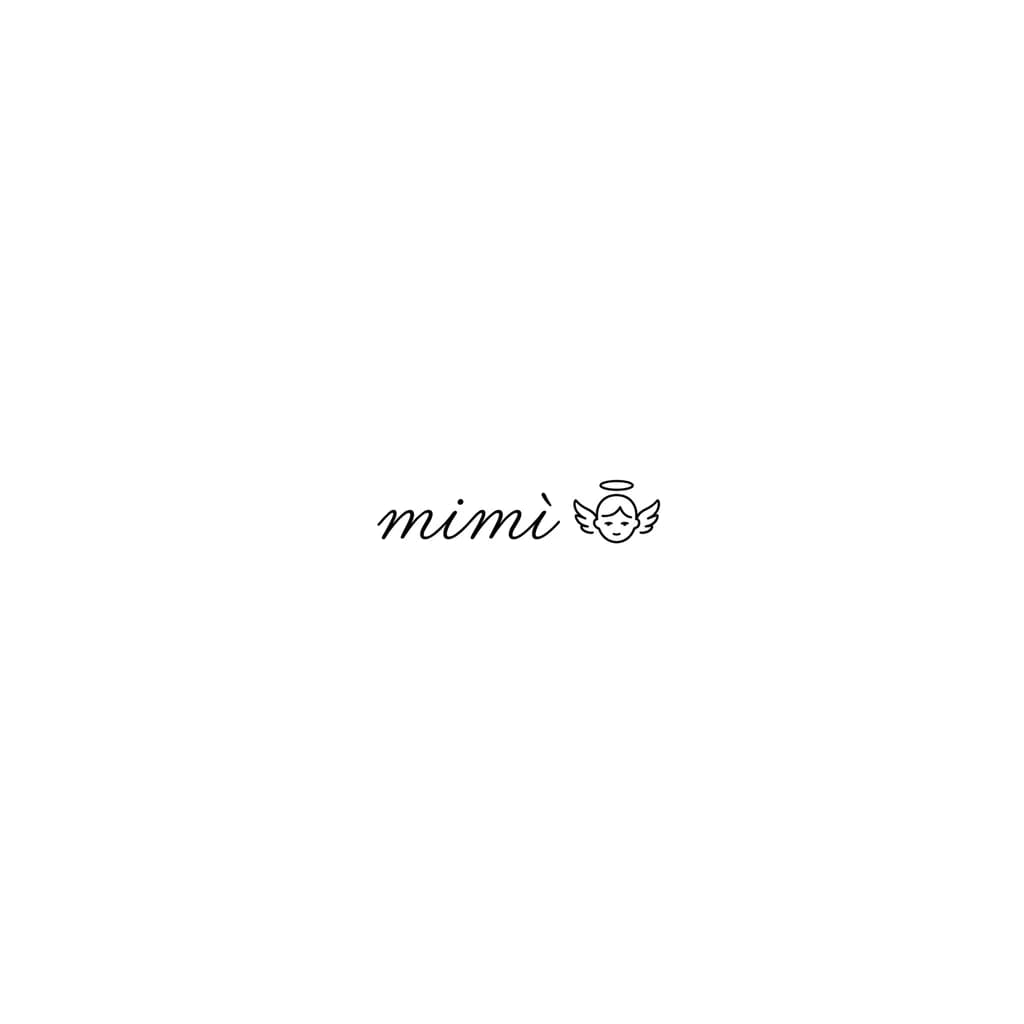 devo ricordare mia nonna morta da poco e vorrei scrivere il nome con cui mi chiamava lei e vorrei mettere un angioletto affianco delicato tutto scritto piccolo in corsivo solo la testa dell'angelo non grande uno cosi 👼🏻
